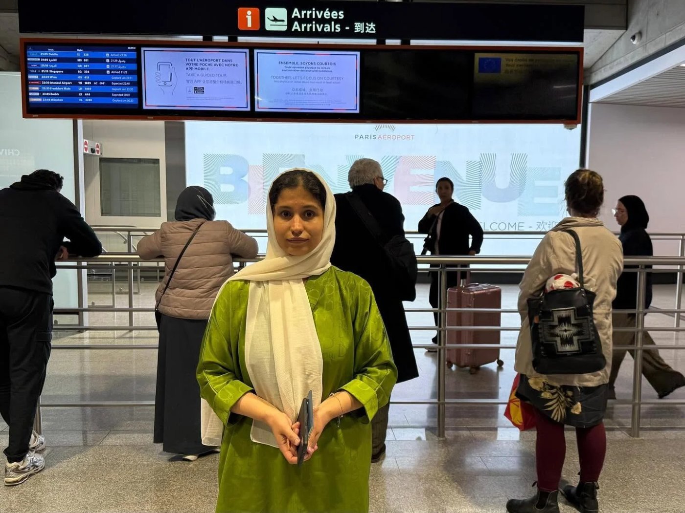 زموږ تاریخچه فرانسې ته د یوې افغان نجلۍ زدهکوونکې رارسېدل